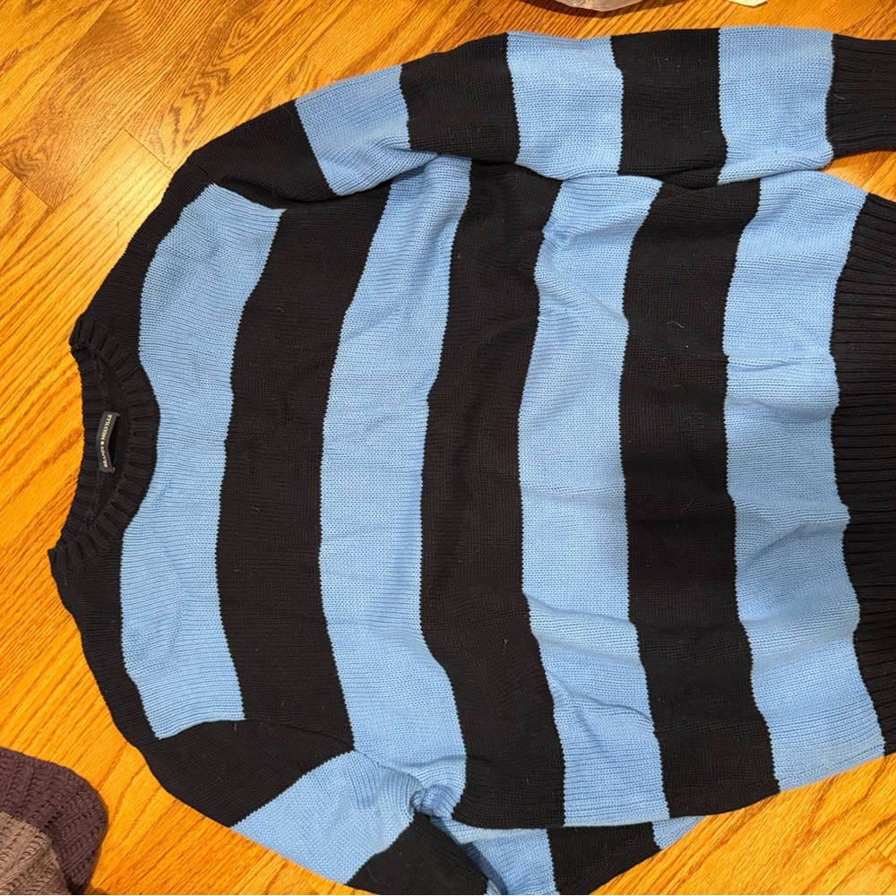 Brandy Melville Black and Blue Crewneck Sweater